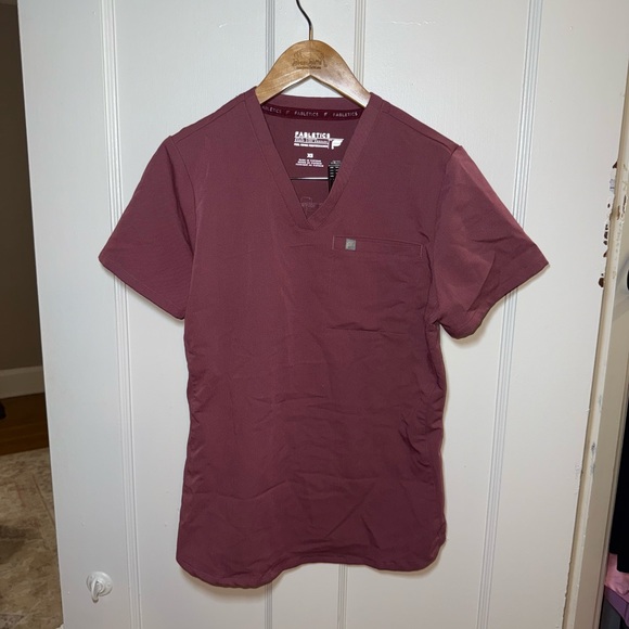 Fabletics Scrub Set - Picture 2 of 4